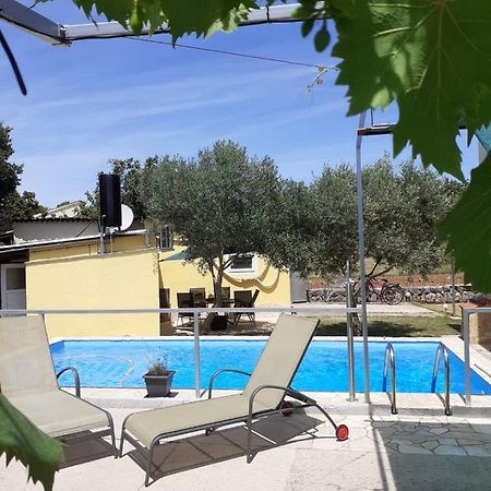 Apartments Familie Vujec Skrbčići Esterno foto