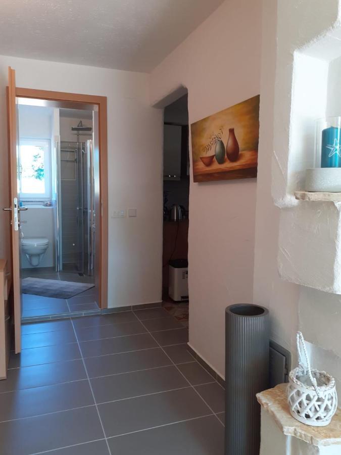 Apartments Familie Vujec Skrbčići Esterno foto