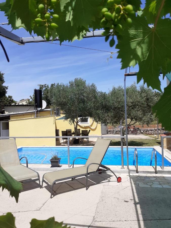 Apartments Familie Vujec Skrbčići Esterno foto